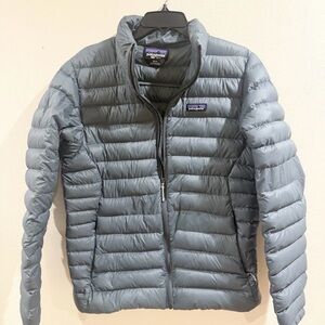 patagonia down sweater jacket Men’s Medium- Rare Color